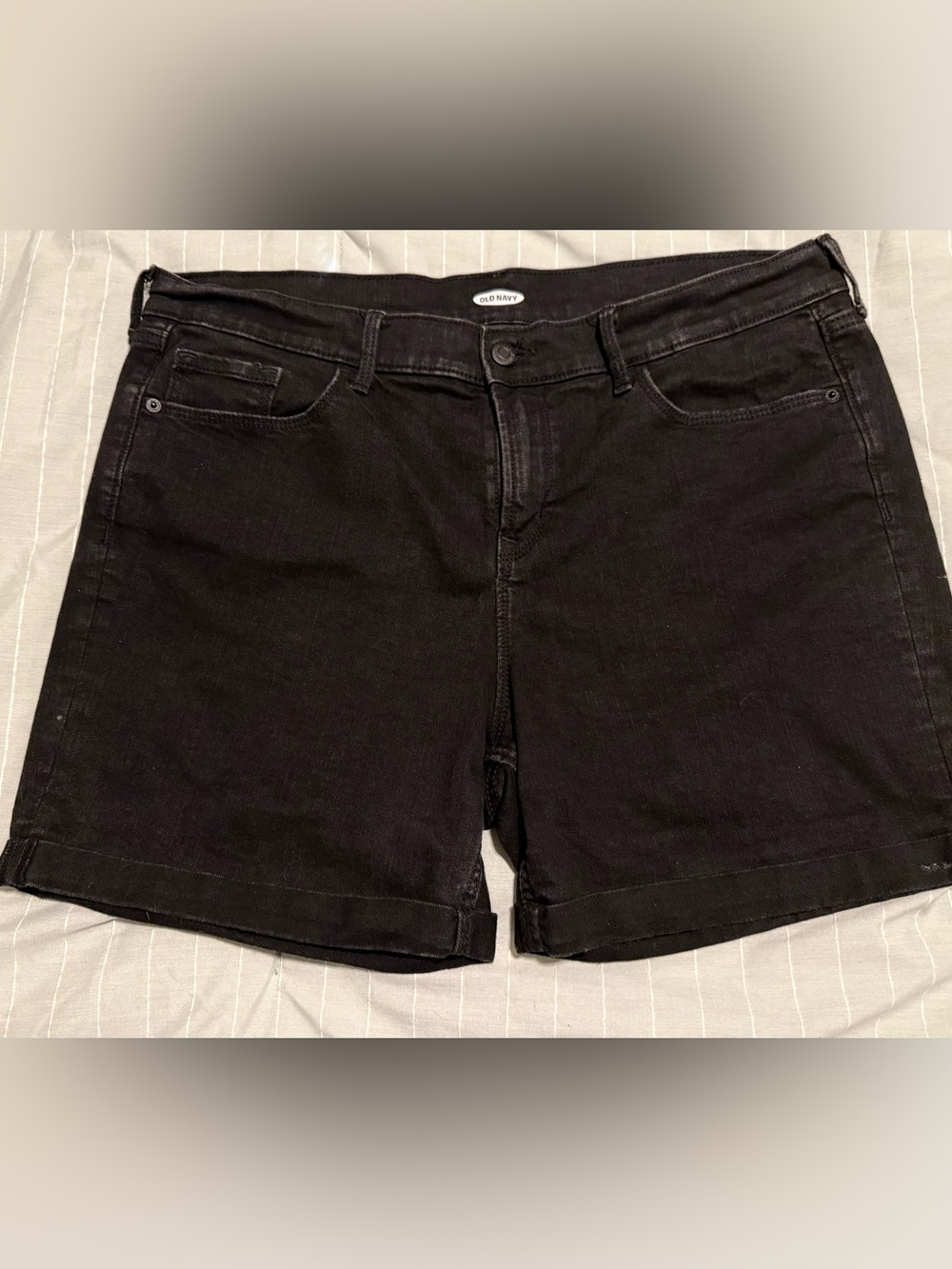 Old Navy Black Rolled-Hem Women's Denim Shorts - Size 14